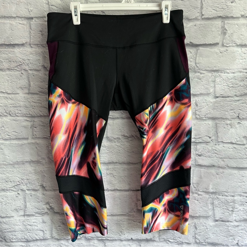 PREOWNED REEBOK WOMENS XL BLACK TIE DYE CROPPED LEGGINGS WORK OUT ATHLETIC PANTS